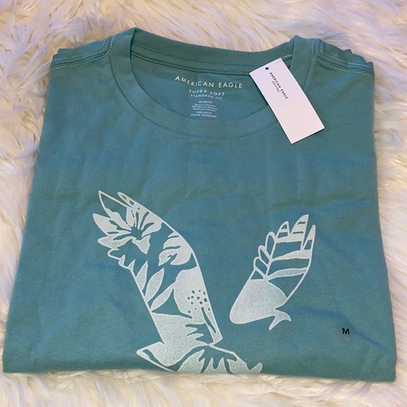 Looks New American Eagle T-shirts Turquoise color. Perfect for Men MD.Worn once - Picture 3 of 4